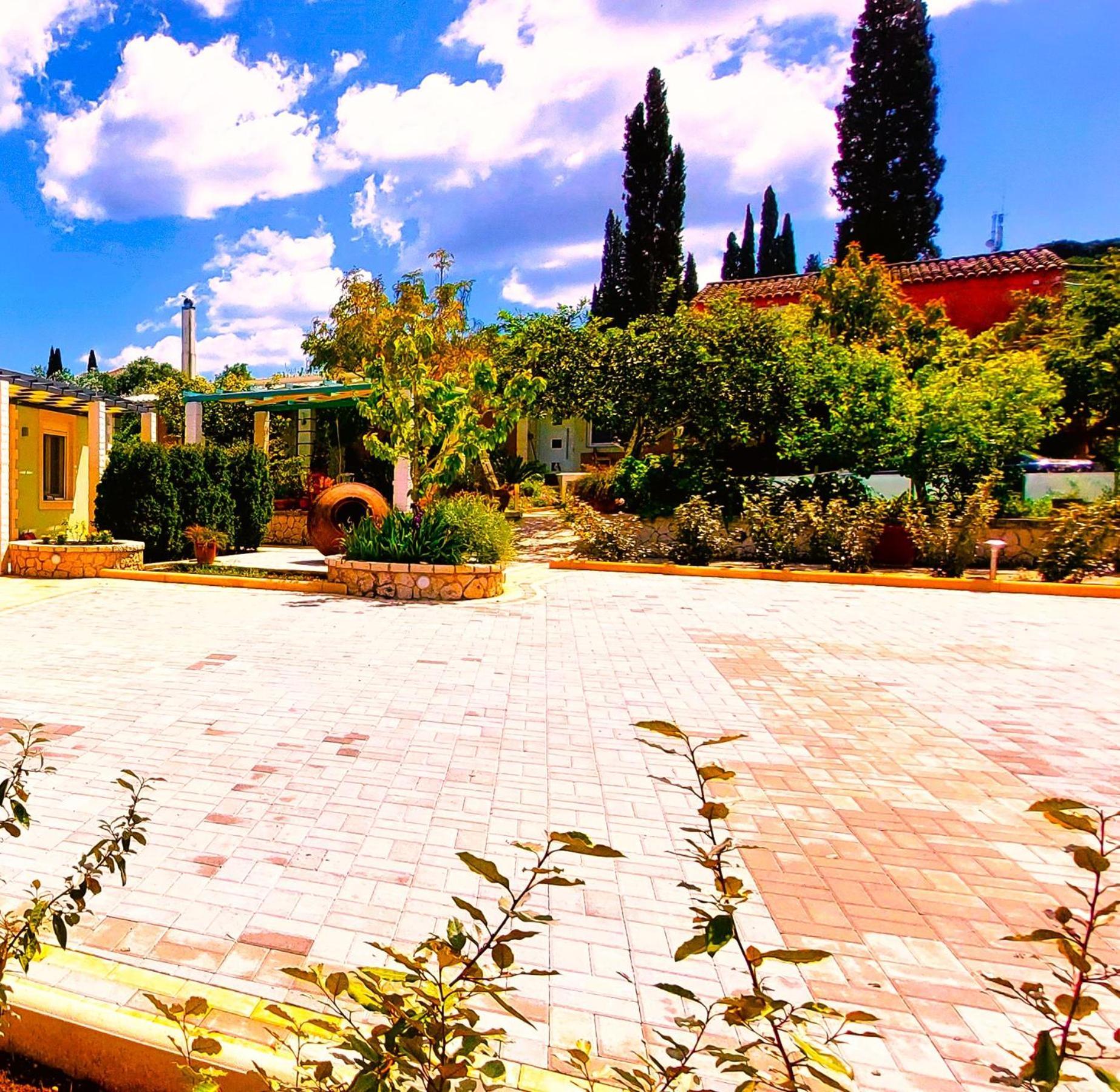 Iris Apartment Near Corfu Town Kontokali Buitenkant foto